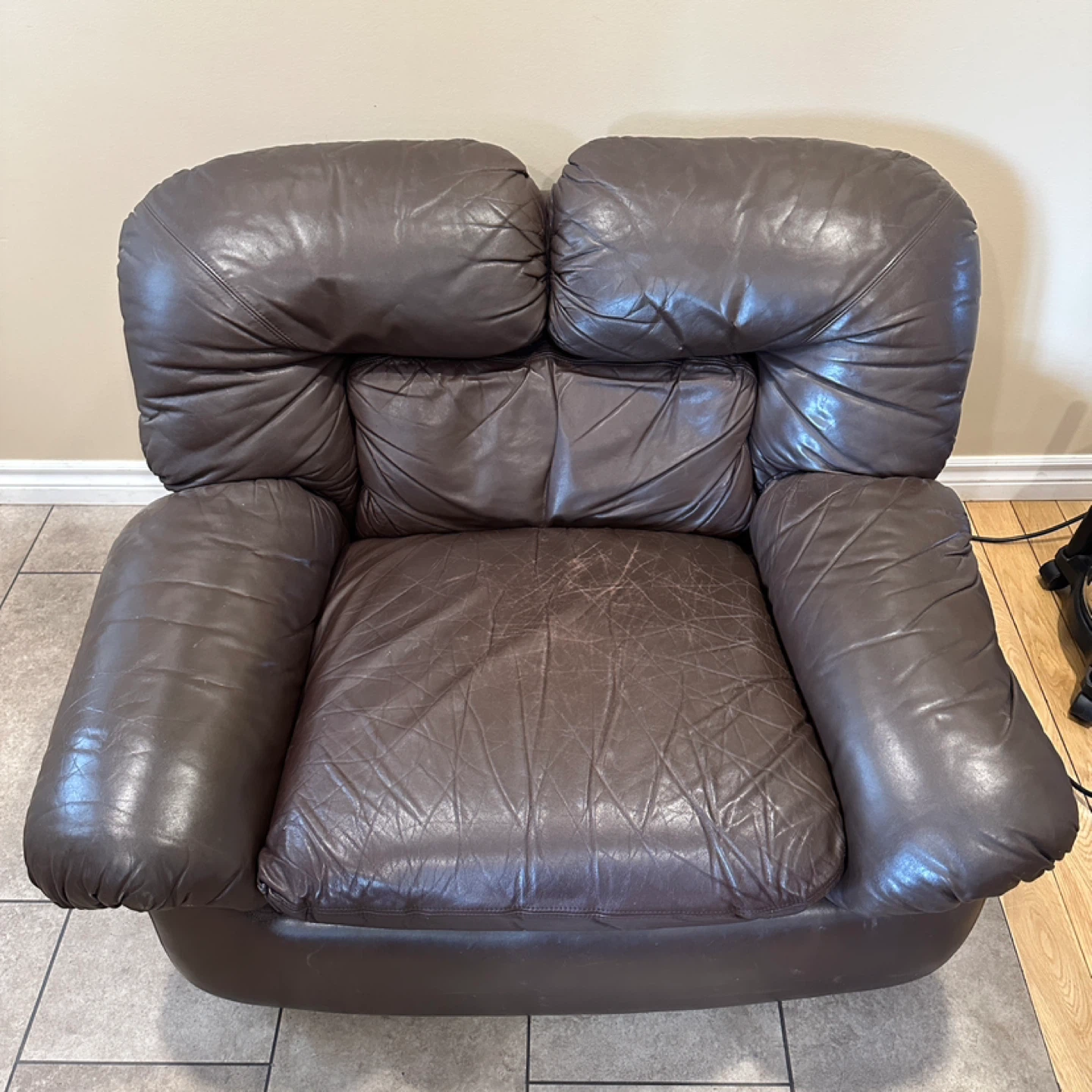 Vintage Oversized Leather Lounge Chair (CAN DELIVER)