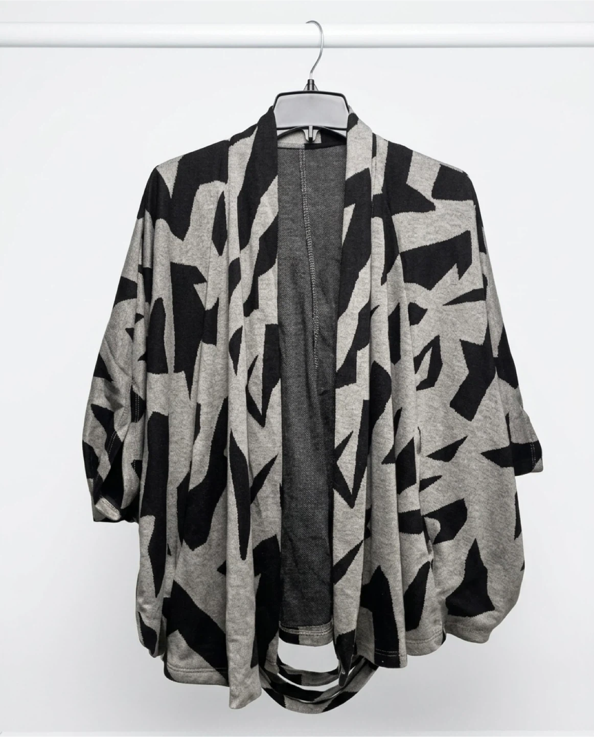 Grey & Black Geometric Pattern Cardigan
