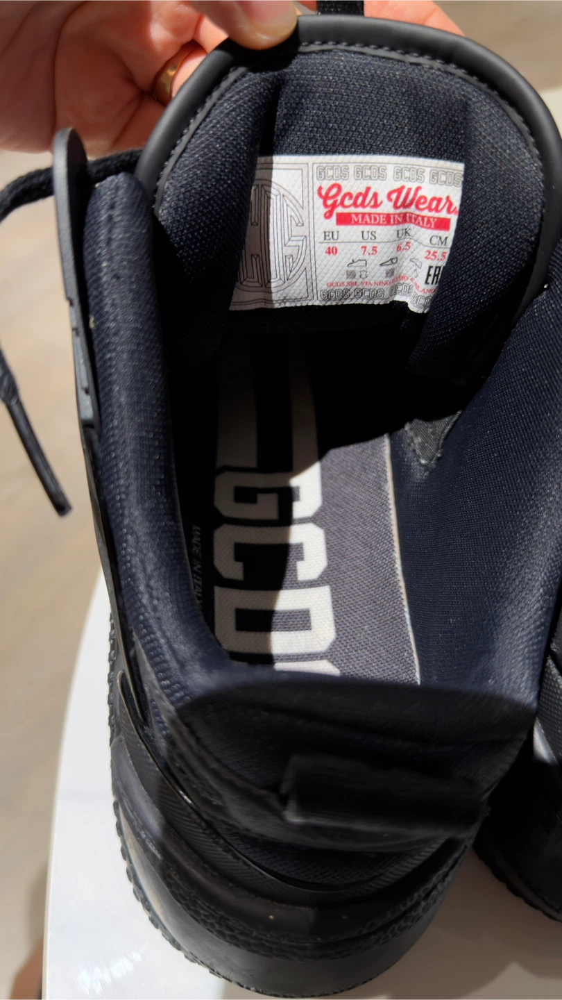 GCDS Wear Black Sneakers - photo 4