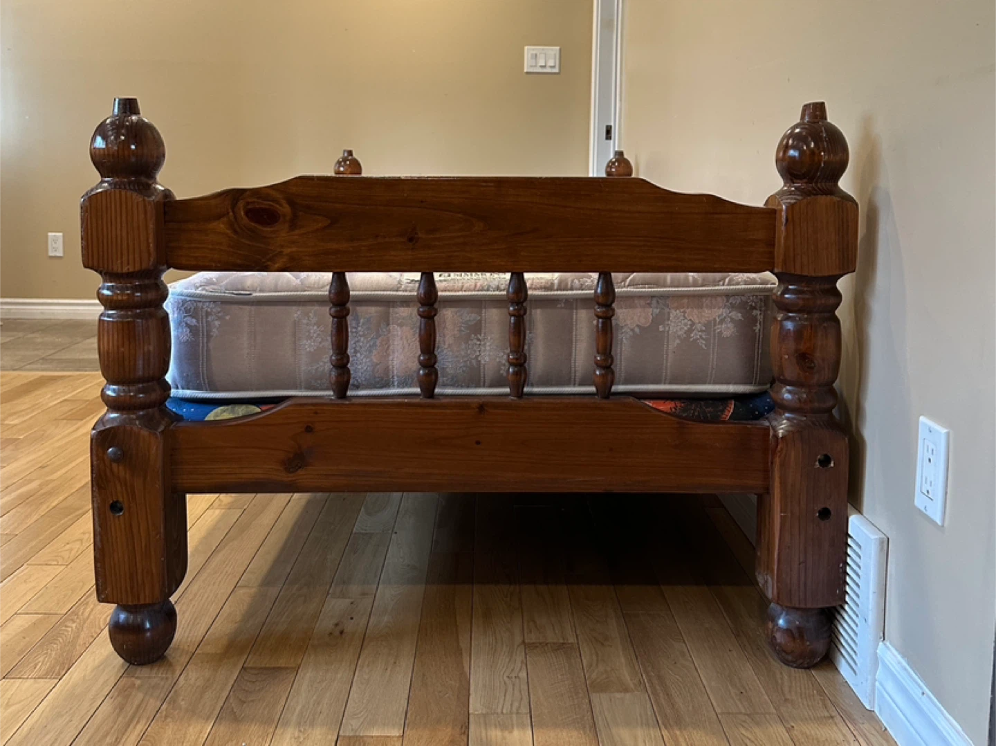 Vintage Spindle Solid Wood Twin Size Bed Set (CAN DELIVER) - photo 4