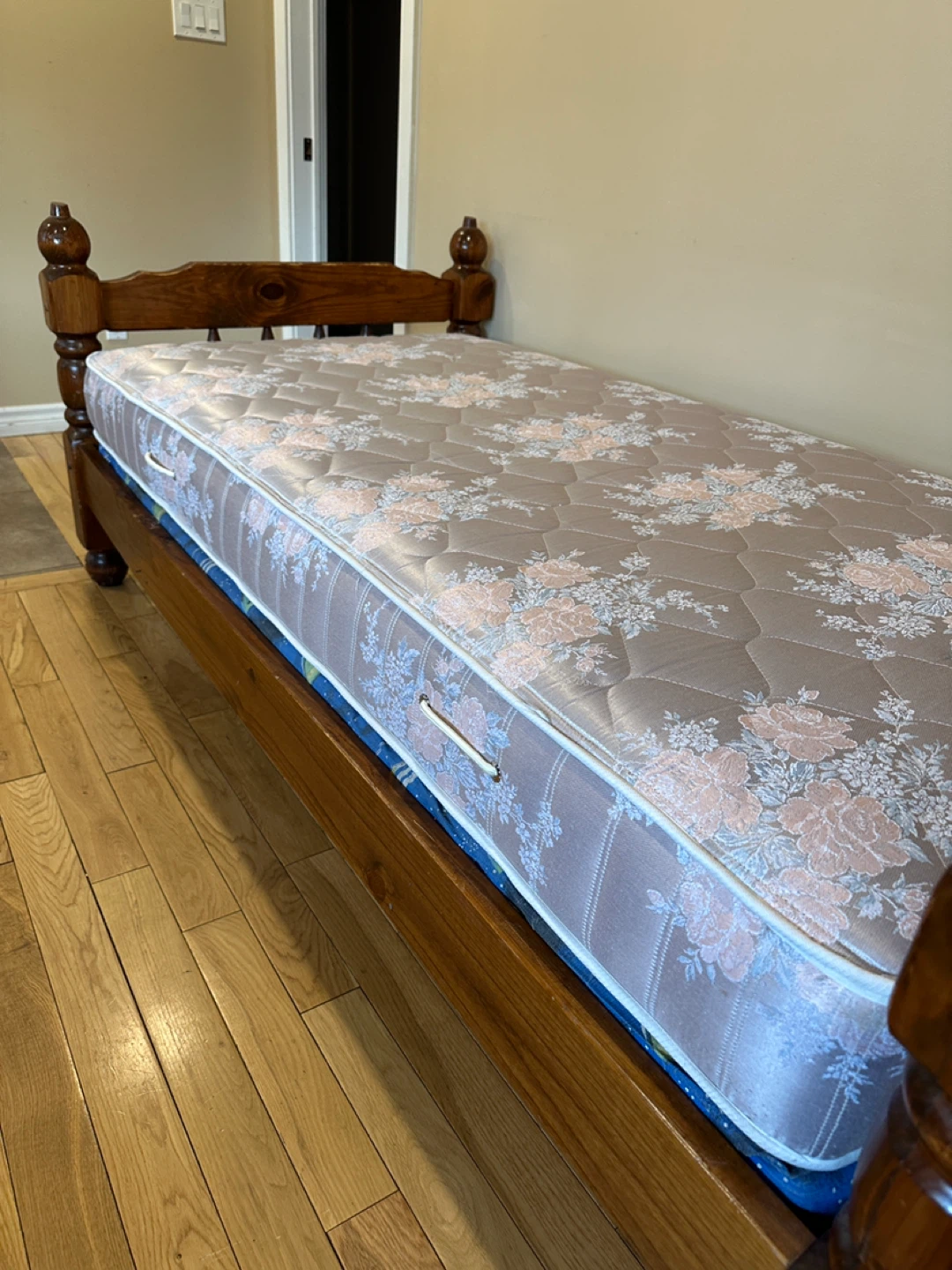 Vintage Spindle Solid Wood Twin Size Bed Set (CAN DELIVER) - photo 5