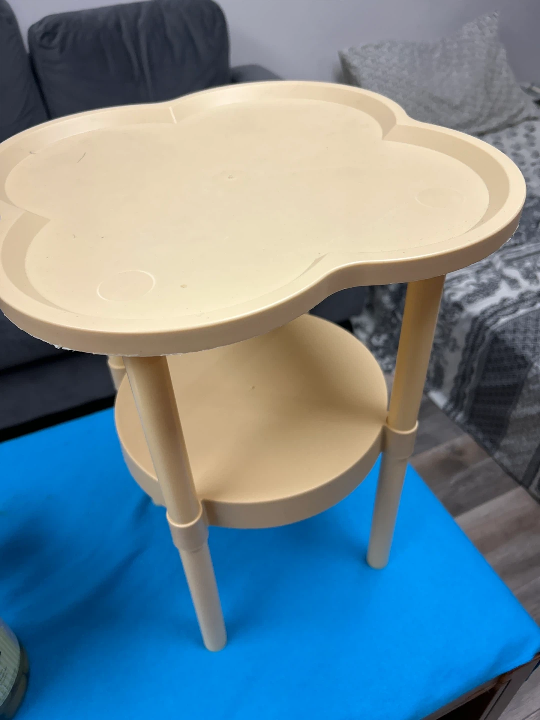 Cream Cloud Shape Side Table - photo 2