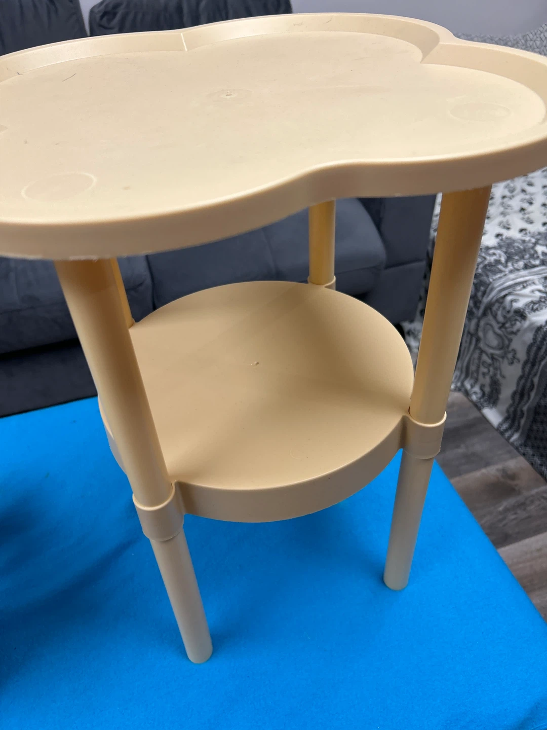 Cream Cloud Shape Side Table - photo 3