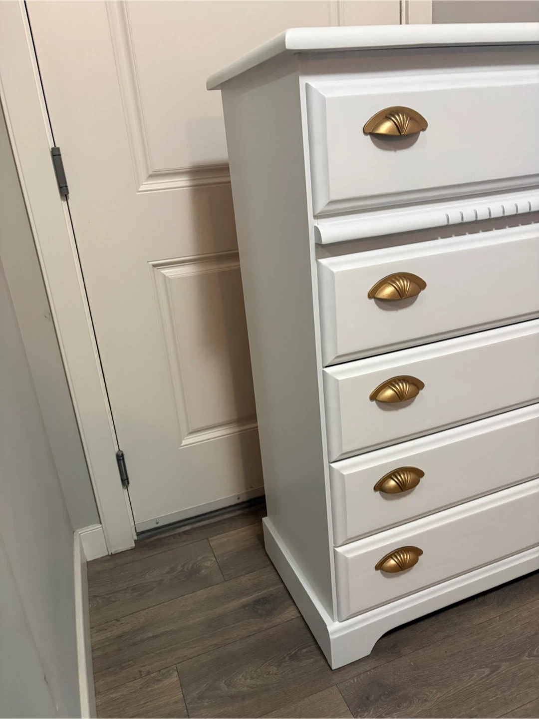 White 5-Drawer Dresser with Gold Hardware - photo 2