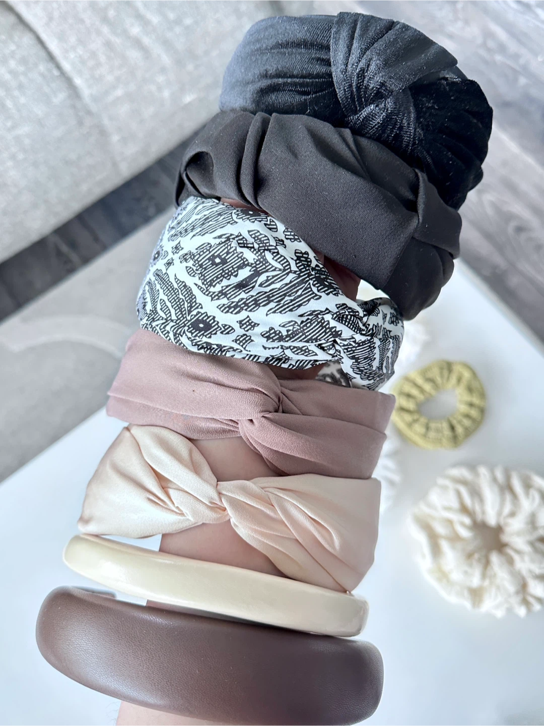 Cute Stylish Scrunchies and Headbands - photo 3
