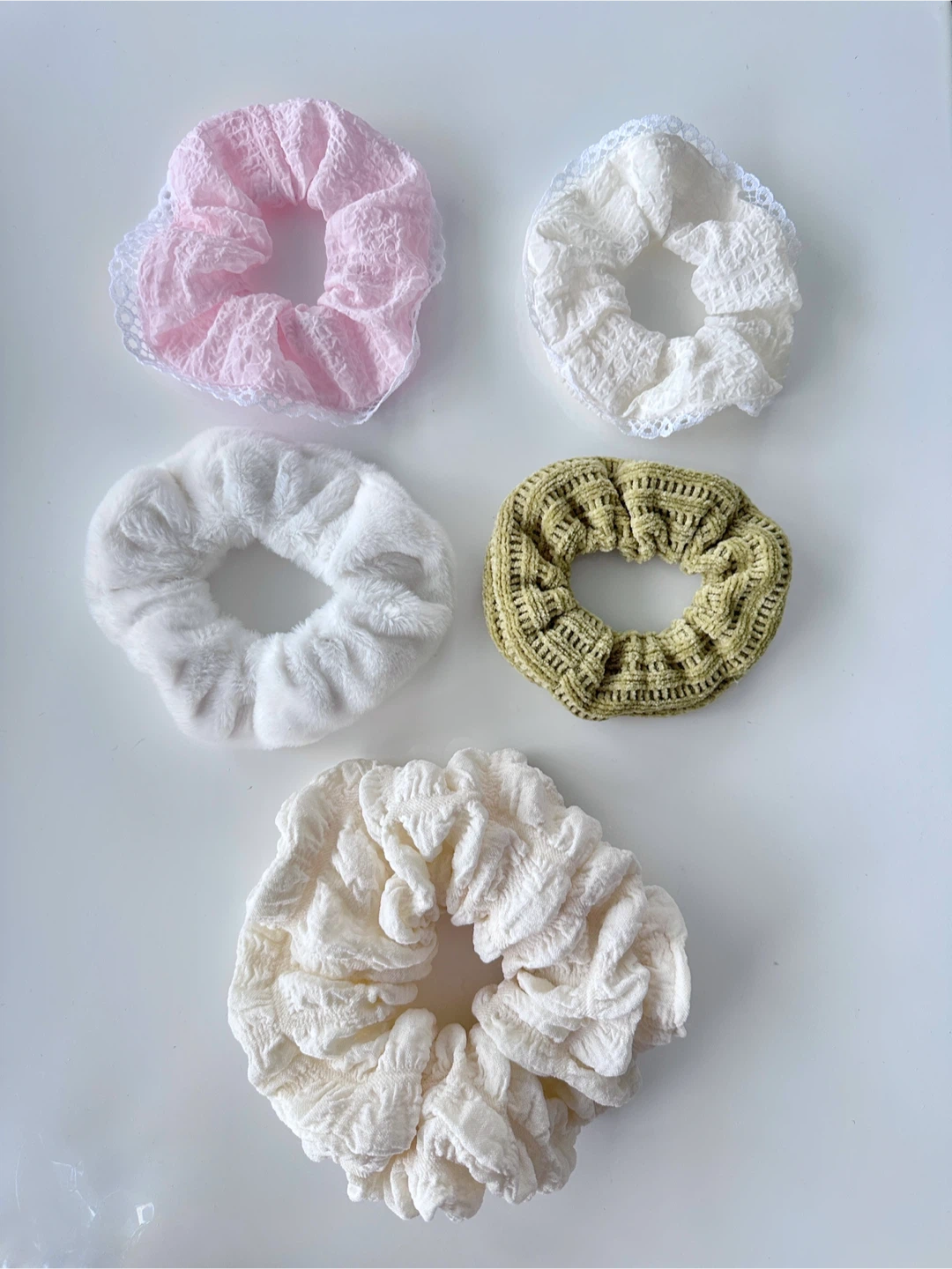 Cute Stylish Scrunchies and Headbands - photo 2