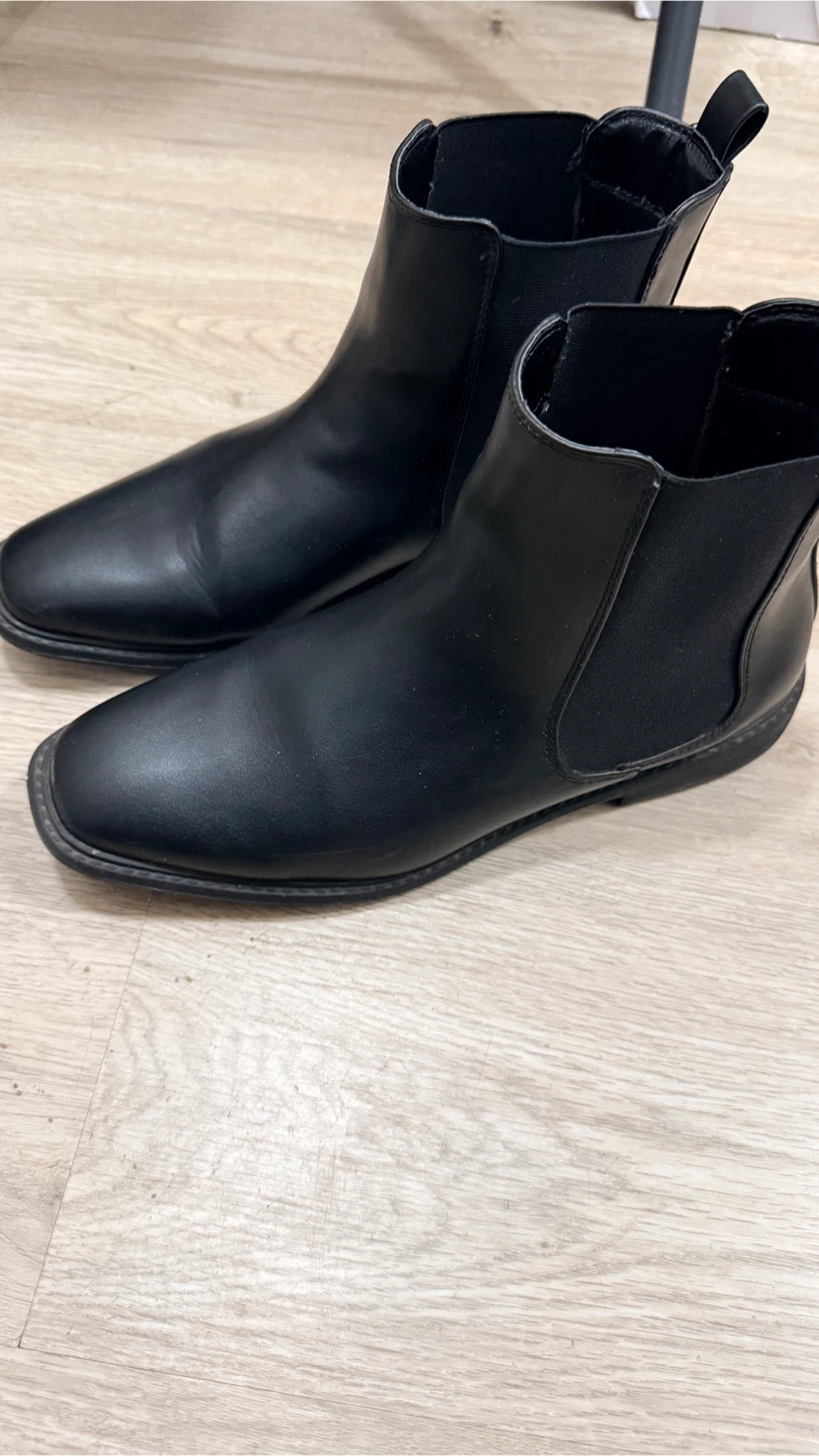 Joe Fresh Black Chelsea Boots