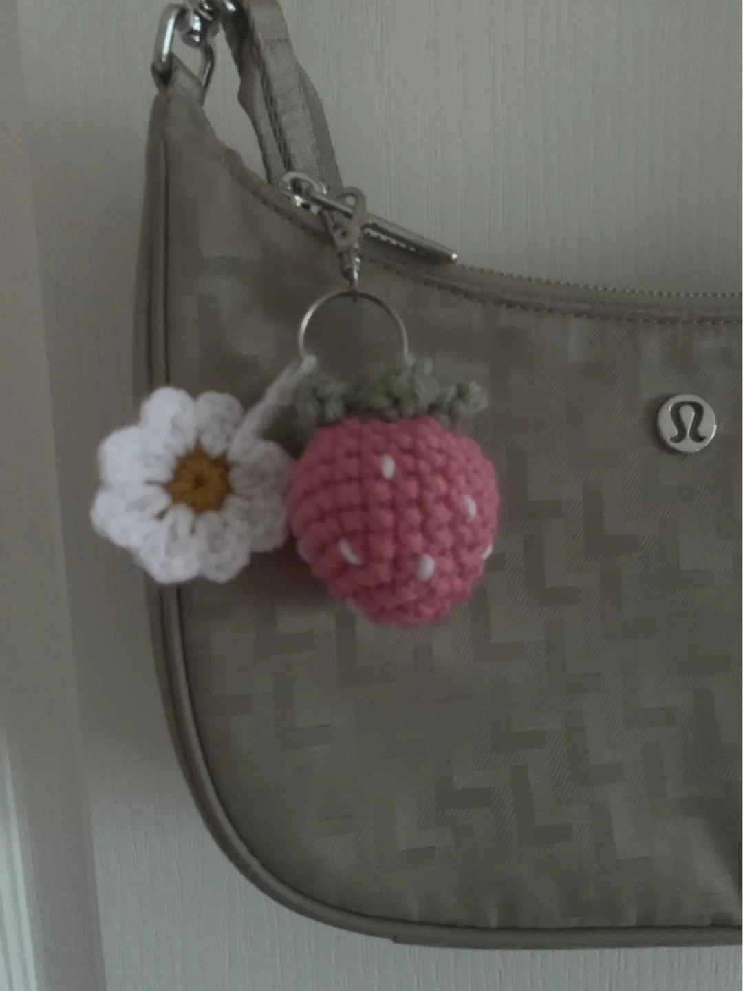 Handmade Crochet Strawberry and Daisy Keychains - photo 5