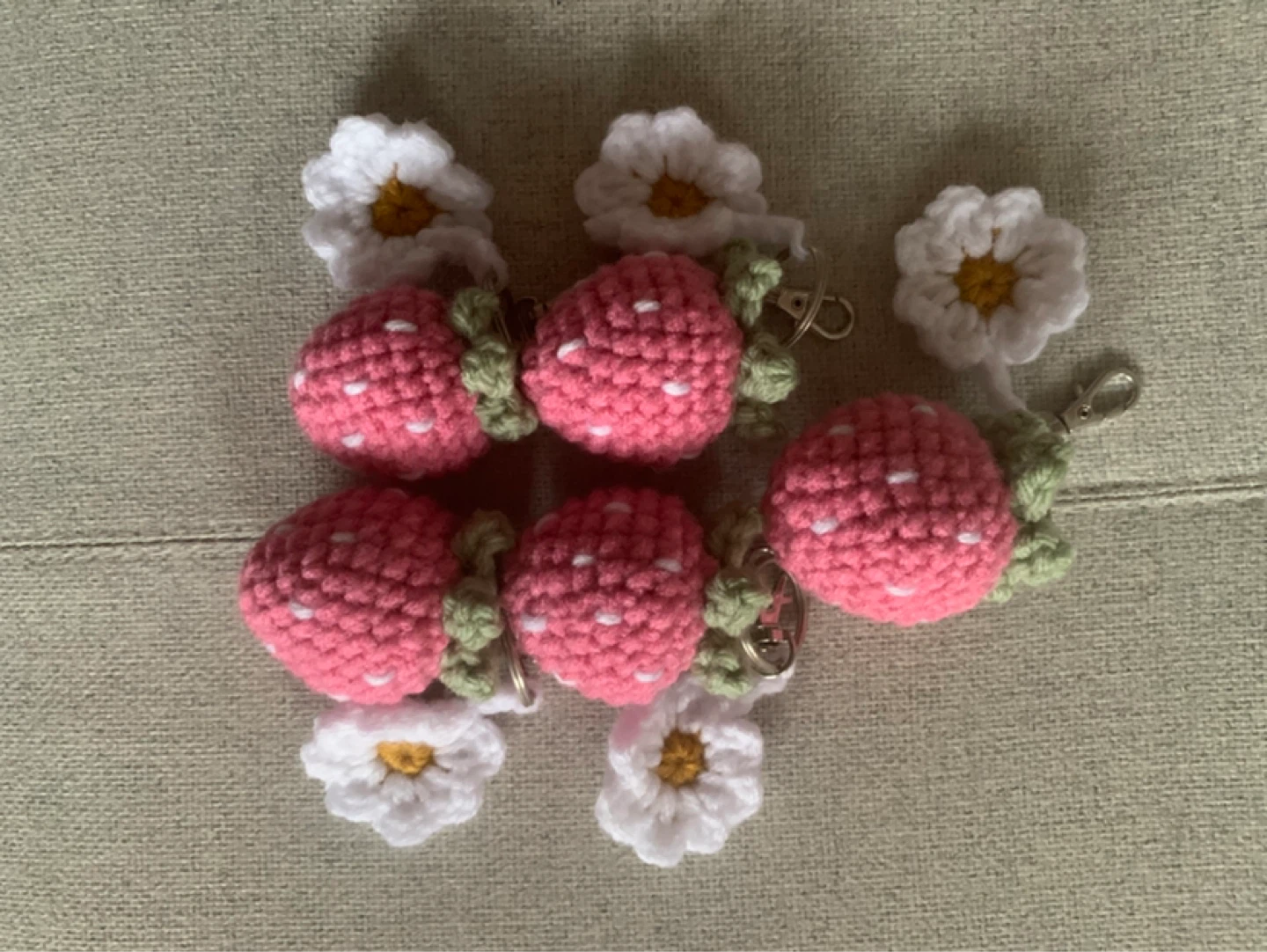 Handmade Crochet Strawberry and Daisy Keychains - photo 2