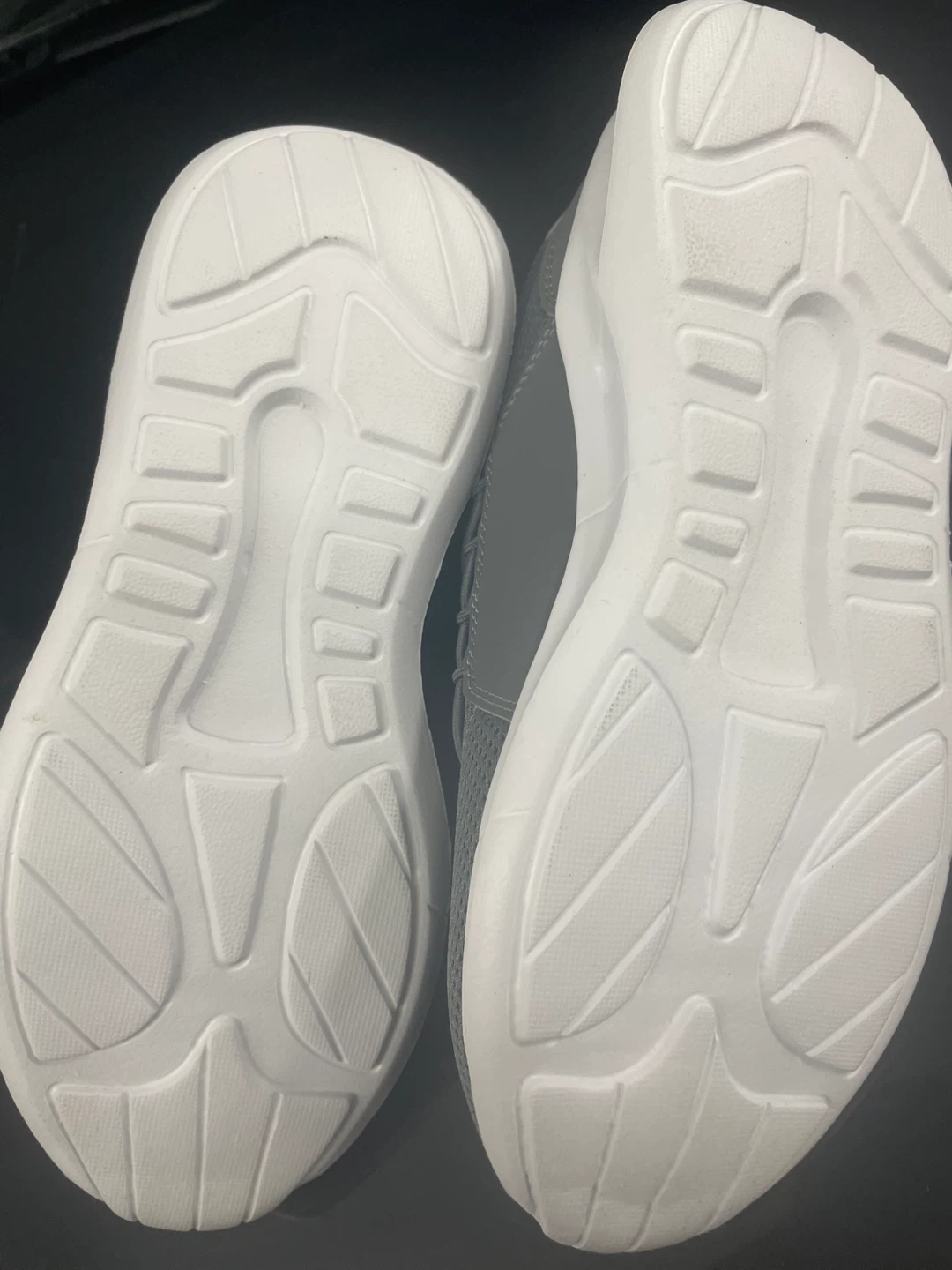 The Children's Place Youth Running Shoes (NEW)- Size 4 - photo 3