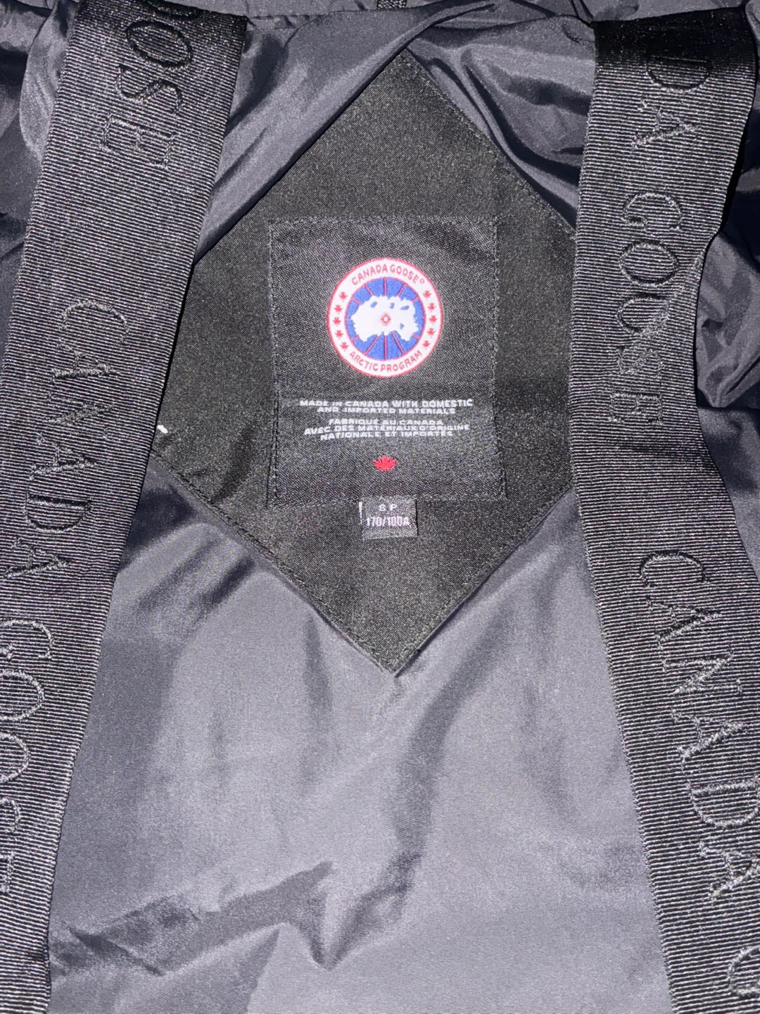 Canada Goose Black Puffer Jacket with Bag negotiable - photo 3