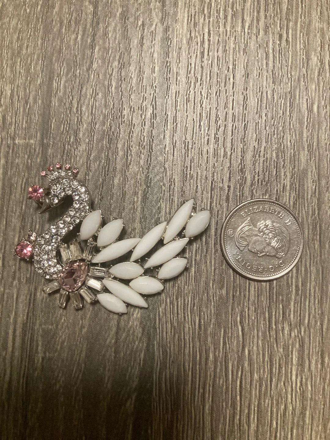Sparkly Swan pendant with Pink and White Gems - photo 3