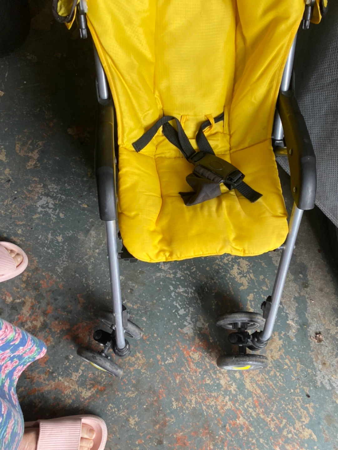 Bright yellow stroller - photo 3