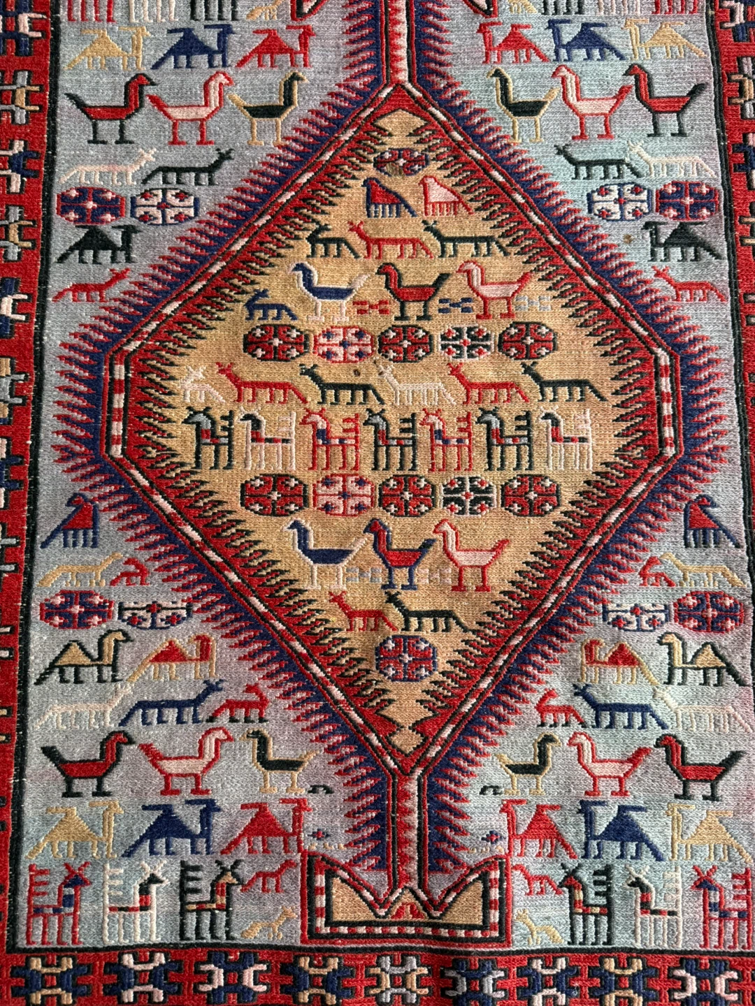 Iranian hand make rug natural die colour