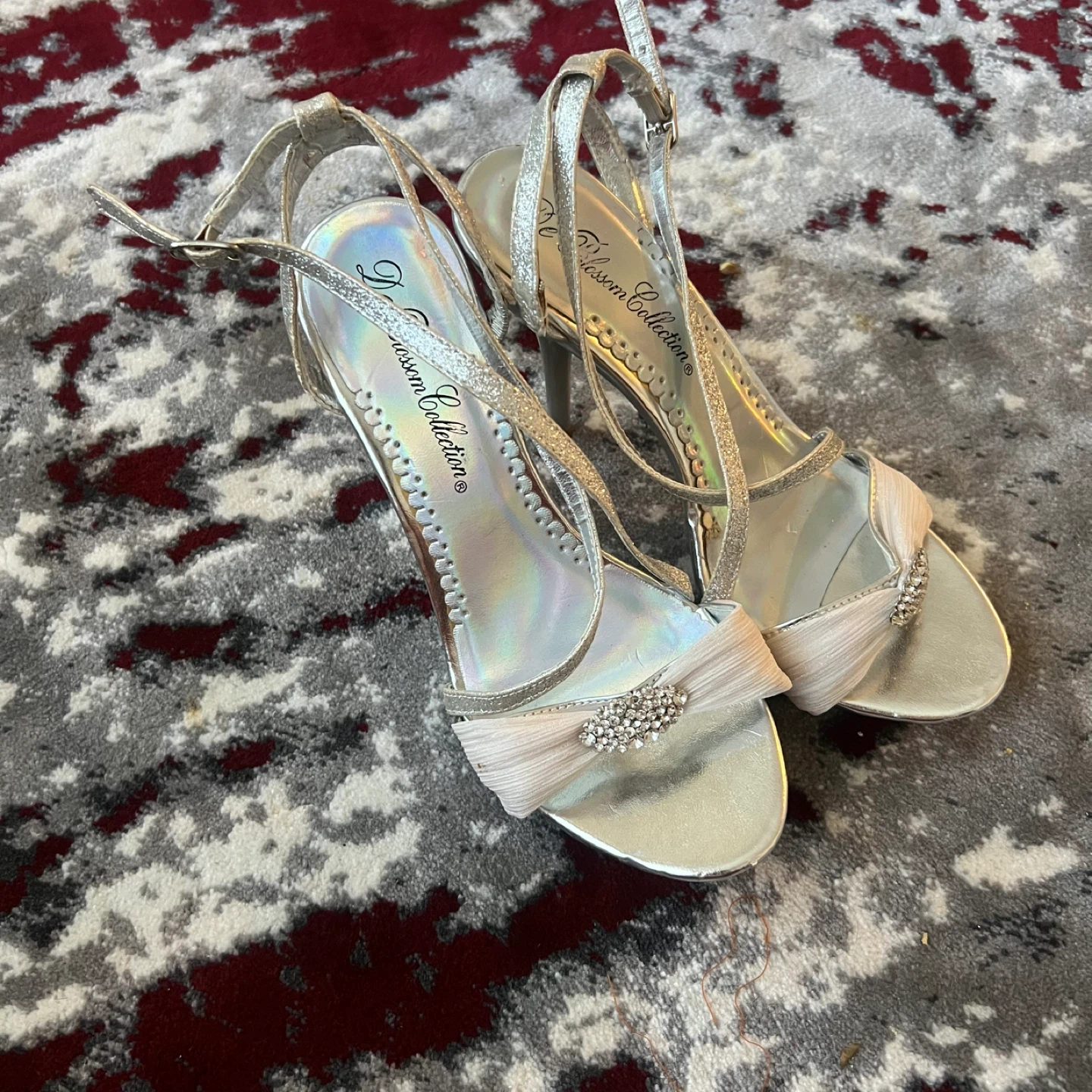 Grey heels – Size 7.5 👠 Condition: very good