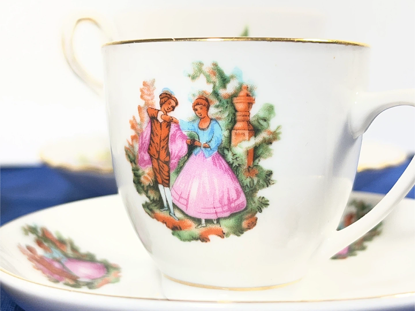 $25 for Set of 4 Vintage Decorative Teacups and Saucers - photo 3