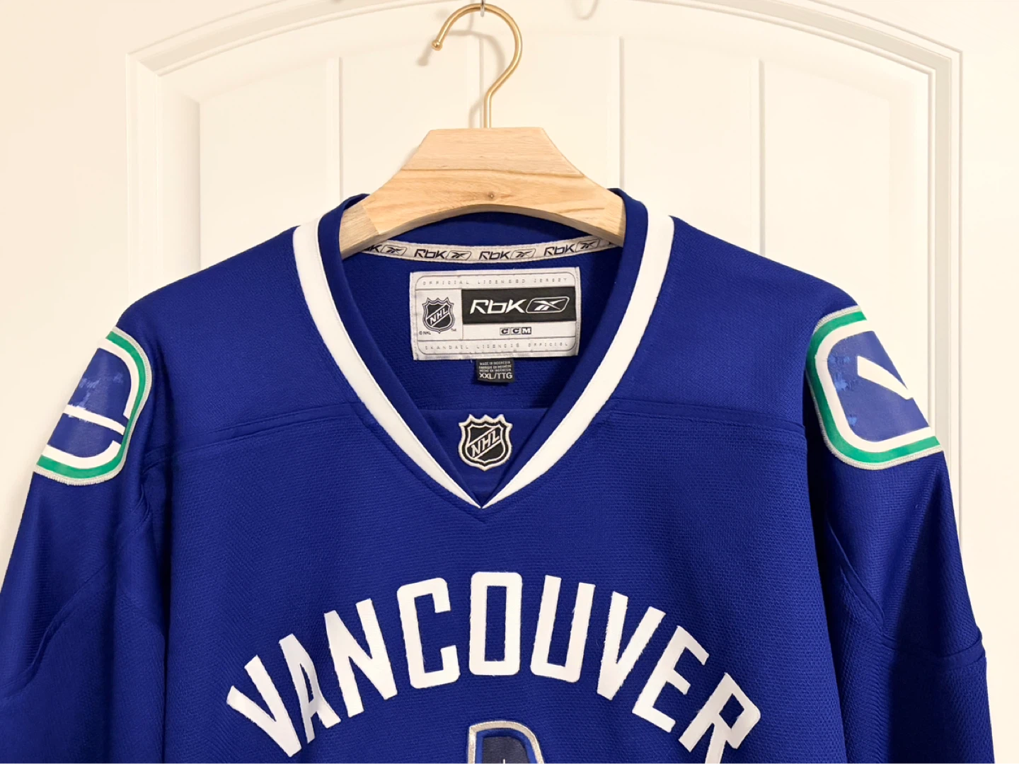 Authentic Vancouver Canucks Blue Orca Home Jersey Size XXL 2XL - photo 3