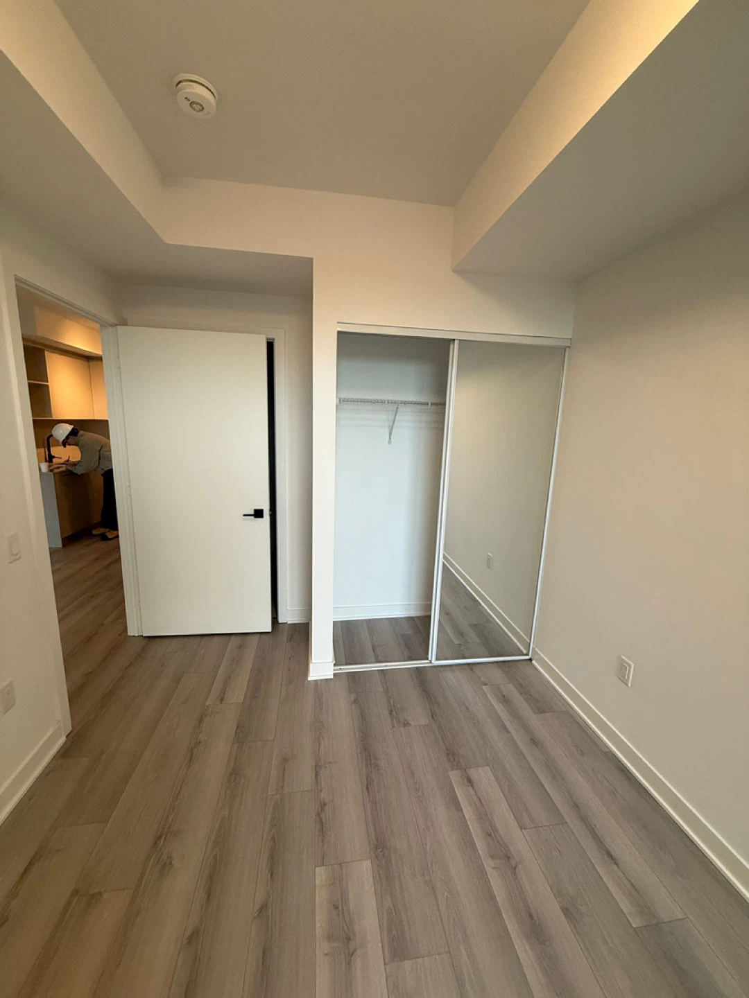 Condo for Rent – Midtown Toronto | Available April 11 - photo 4