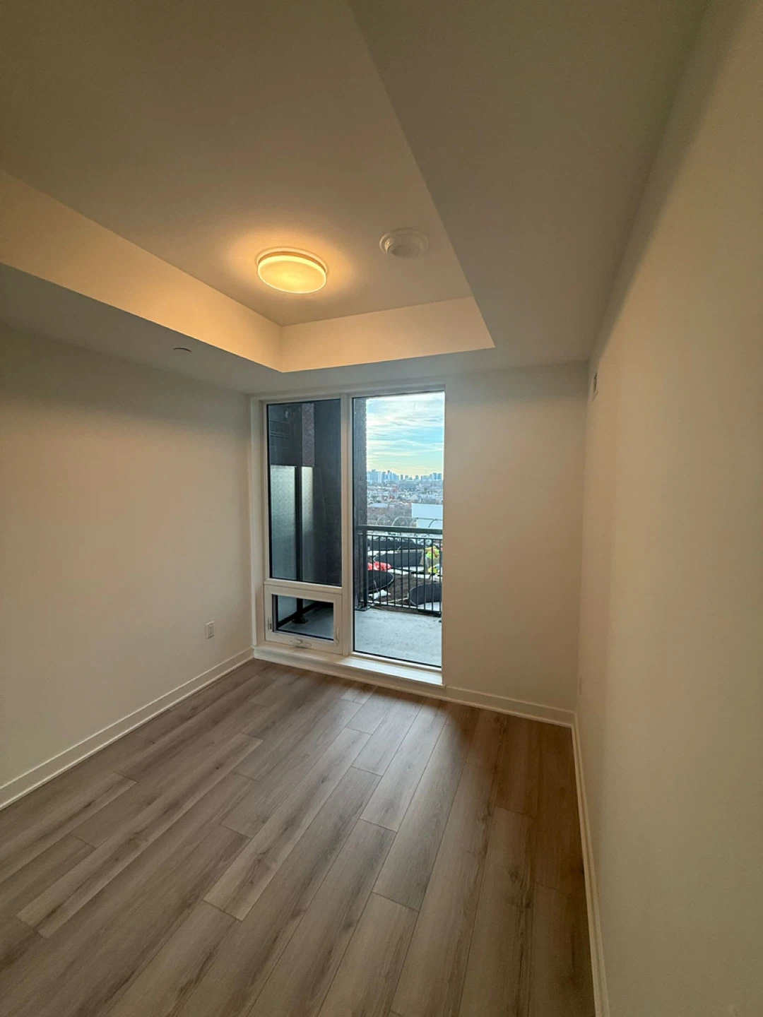 Condo for Rent – Midtown Toronto | Available April 11 - photo 3