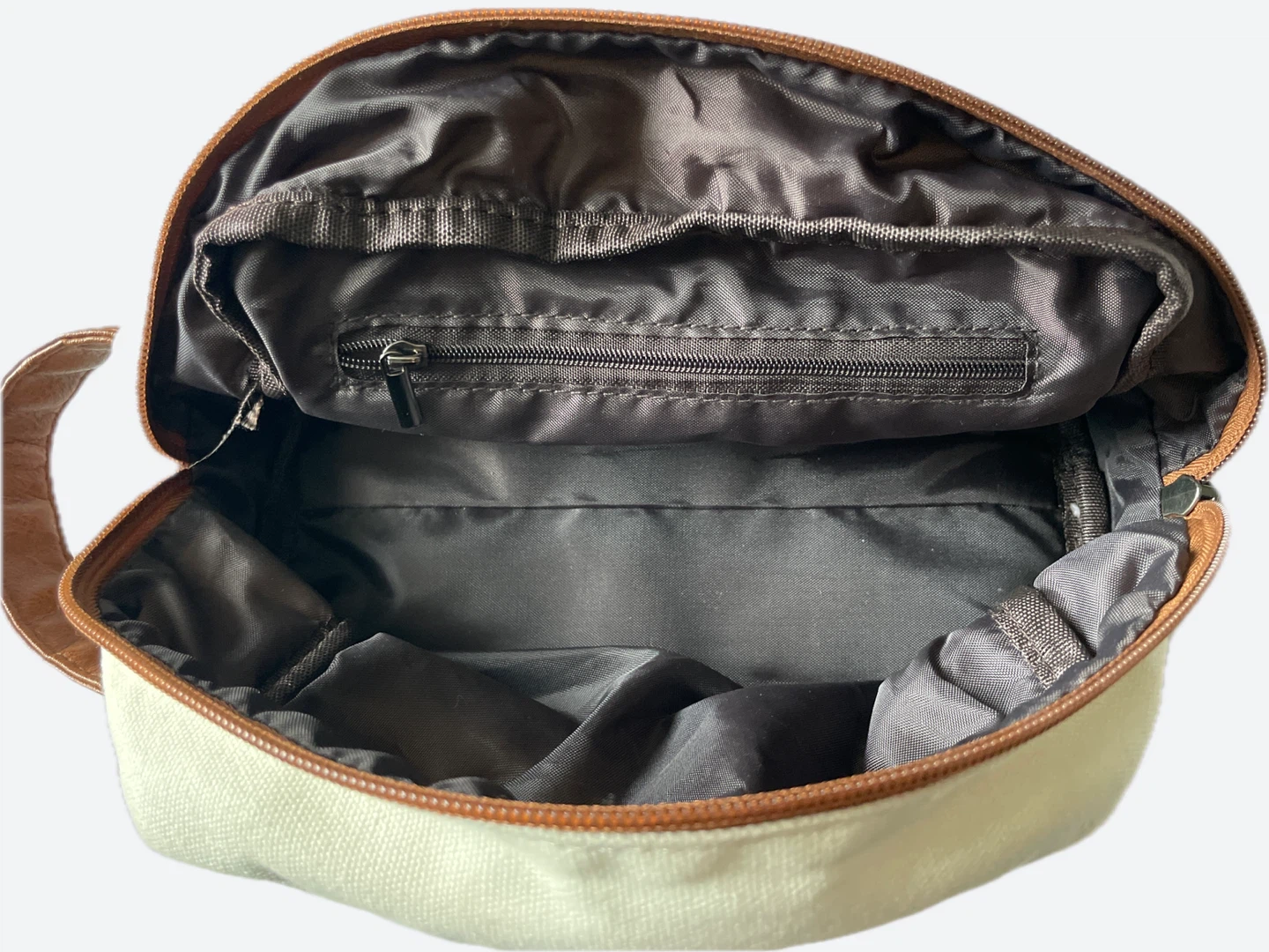 Woganri Toiletry Bag - photo 3