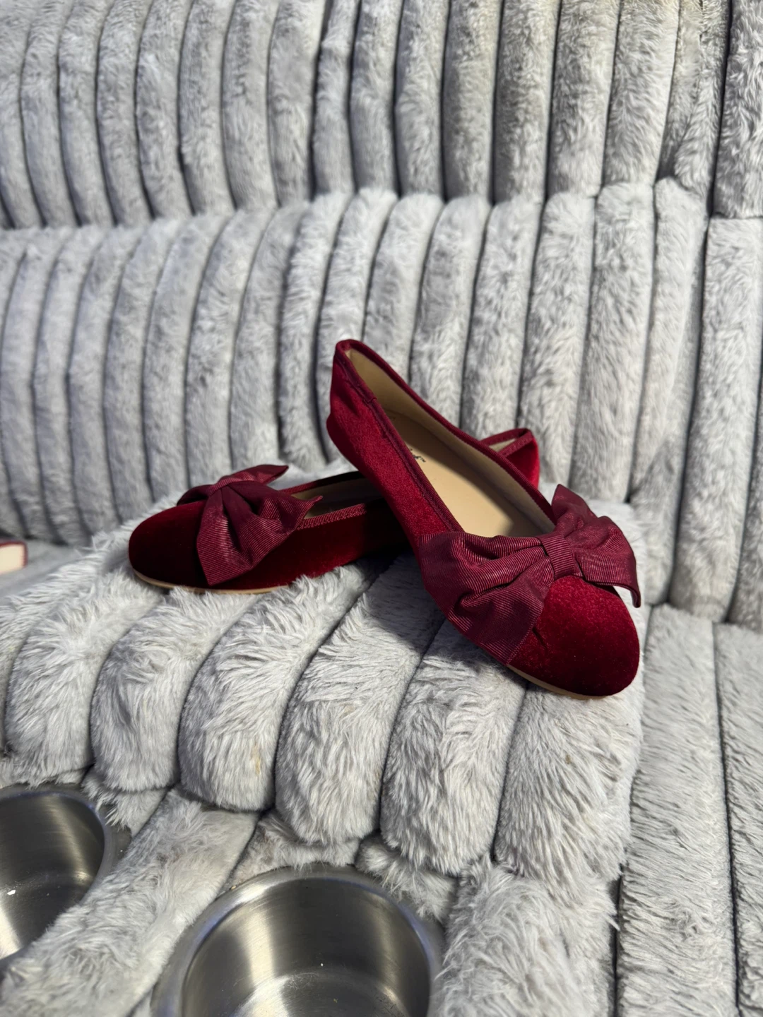 Cat & Jack Burgundy Velvet Ballet Flats with Bows - Size 4 - photo 2