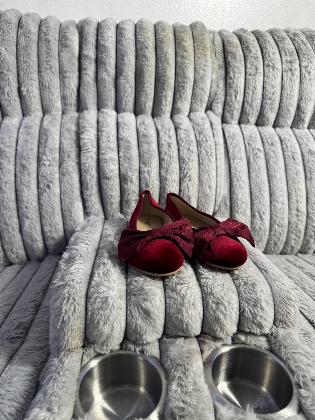 Cat & Jack Burgundy Velvet Ballet Flats with Bows - Size 4 - photo 3