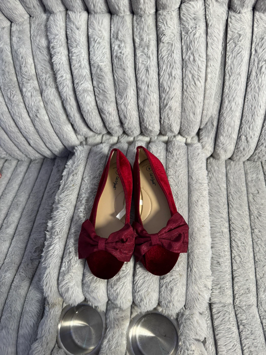 Cat & Jack Burgundy Velvet Ballet Flats with Bows - Size 4 - photo 4