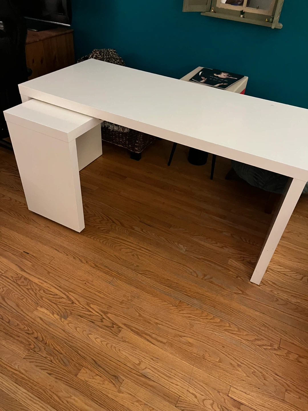 IKEA MALM Desk with pull-out panel - photo 2