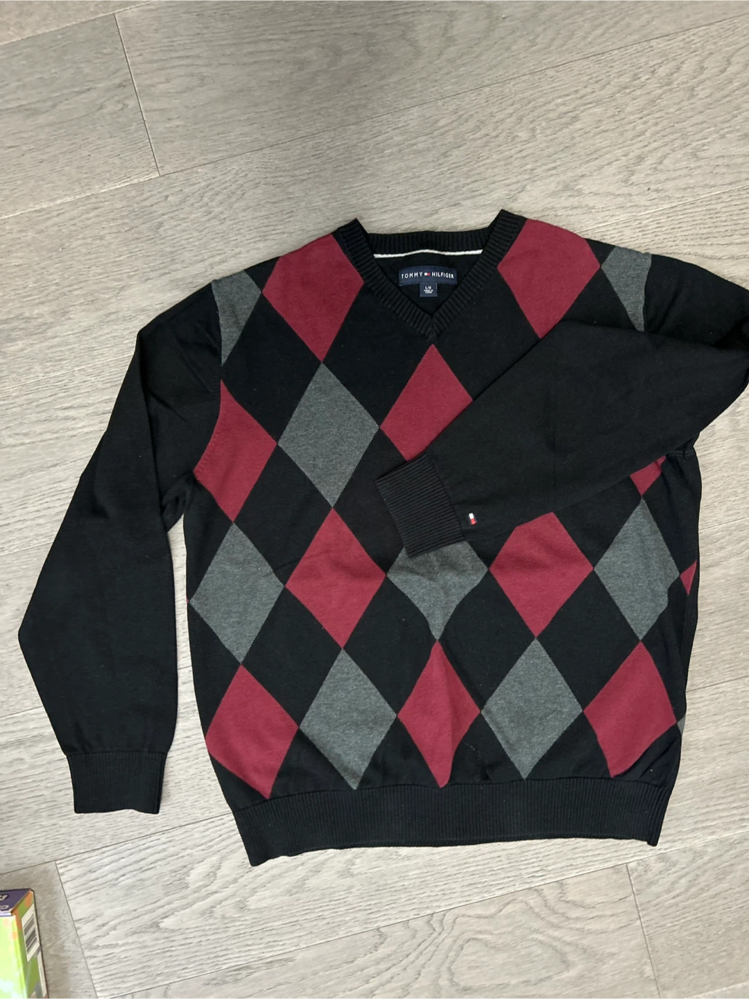 Tommy Hilfiger Men’s Argyle V-Neck Sweater, size large - photo 4