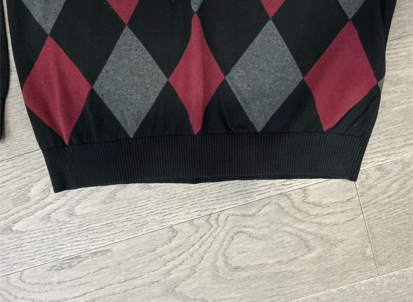 Tommy Hilfiger Men’s Argyle V-Neck Sweater, size large - photo 5