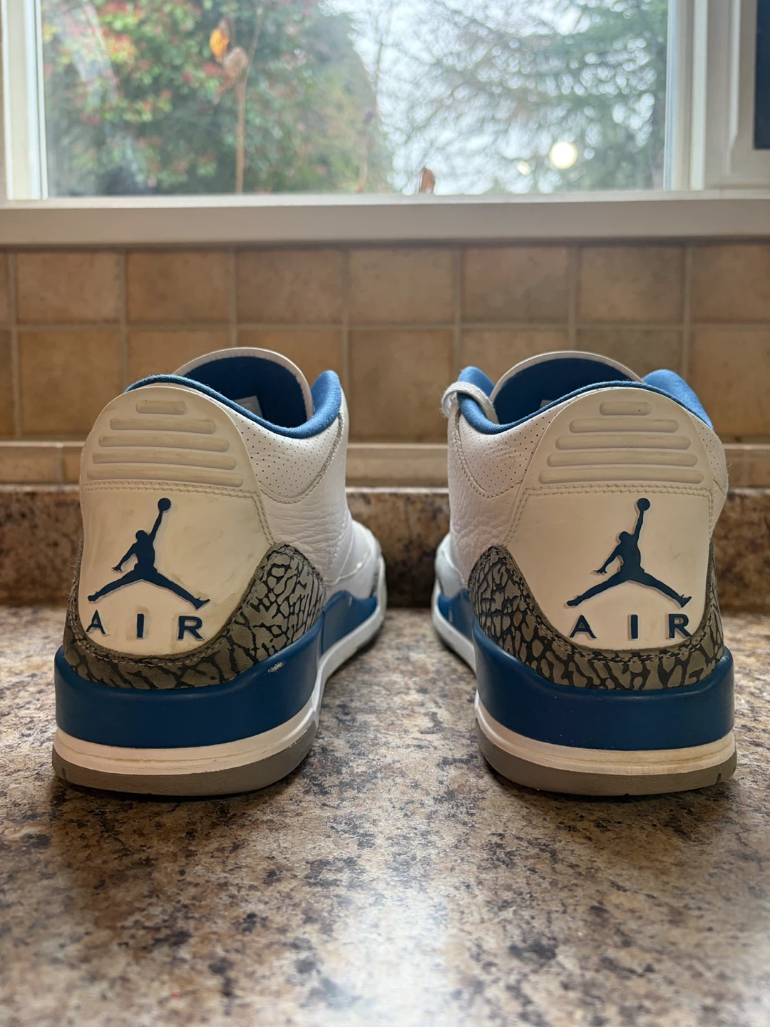 Air Jordan 3 Retro White Blue - photo 2