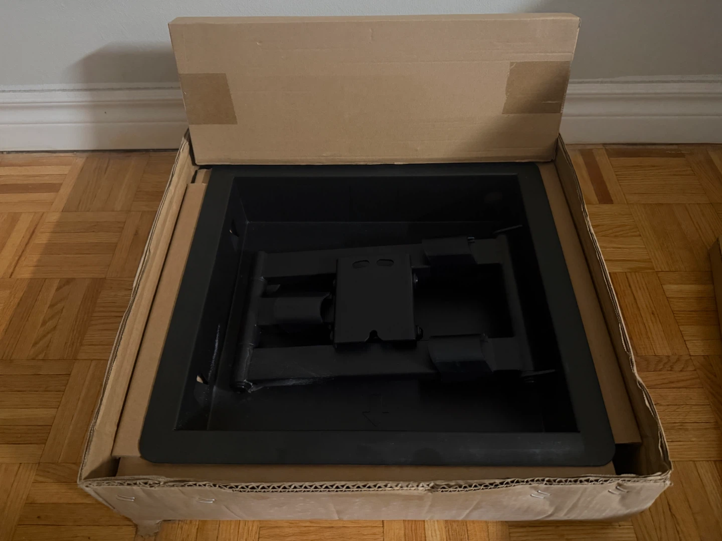 TV Mount ( Kanto R300 Recessed Articulating  TV mount) - photo 2