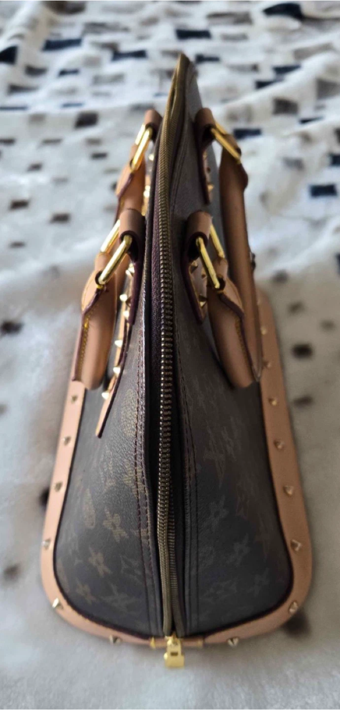 Louis Vuitton Alma Bag - photo 3
