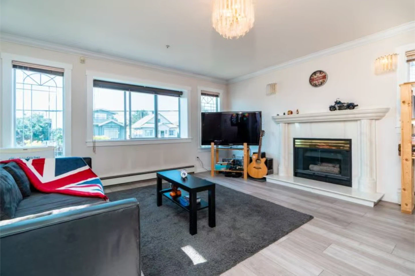 Renovated Upper Unit 3 Bed 2 Bath Available May 1