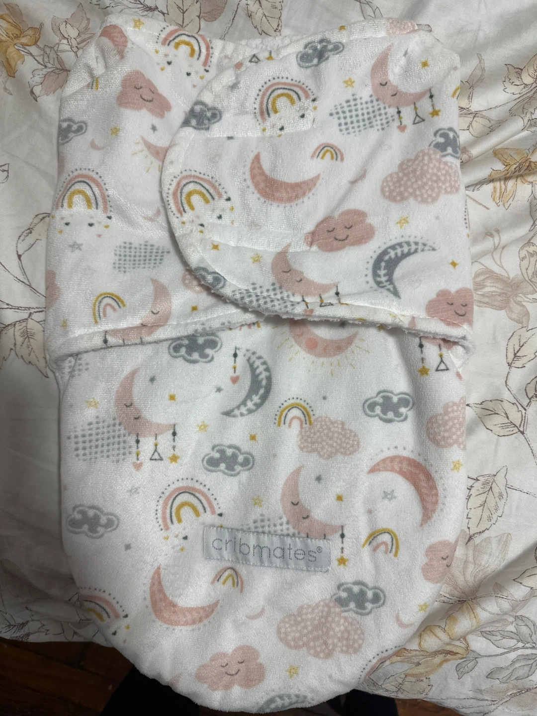 Cribmates Swaddle Blanket - Moon & Rainbow Print 0-3 months