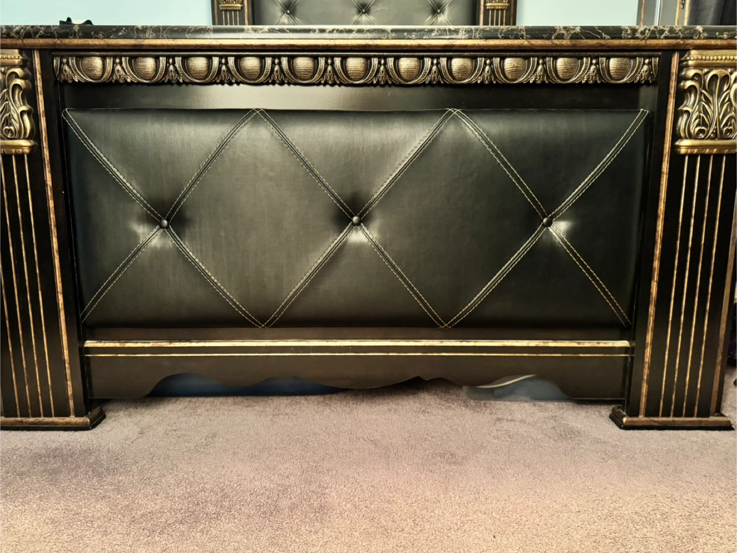 Elegant Queen Bedroom Set – Solid Wood, Complete Set - photo 3