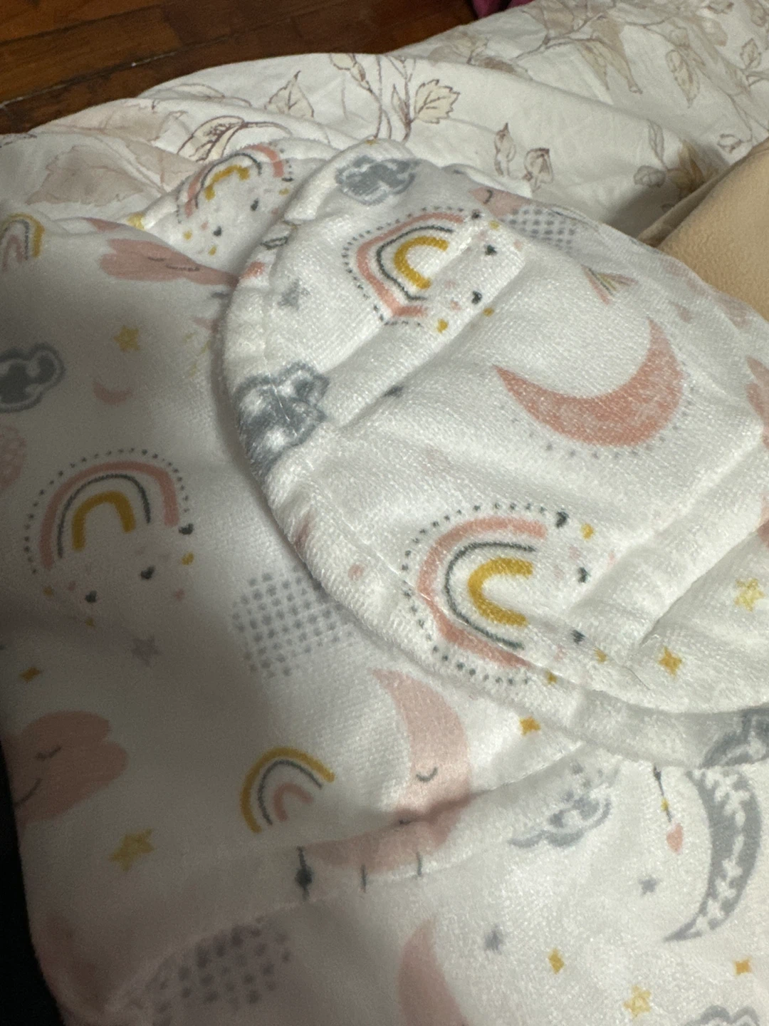 Cribmates Swaddle Blanket - Moon & Rainbow Print 0-3 months - photo 4