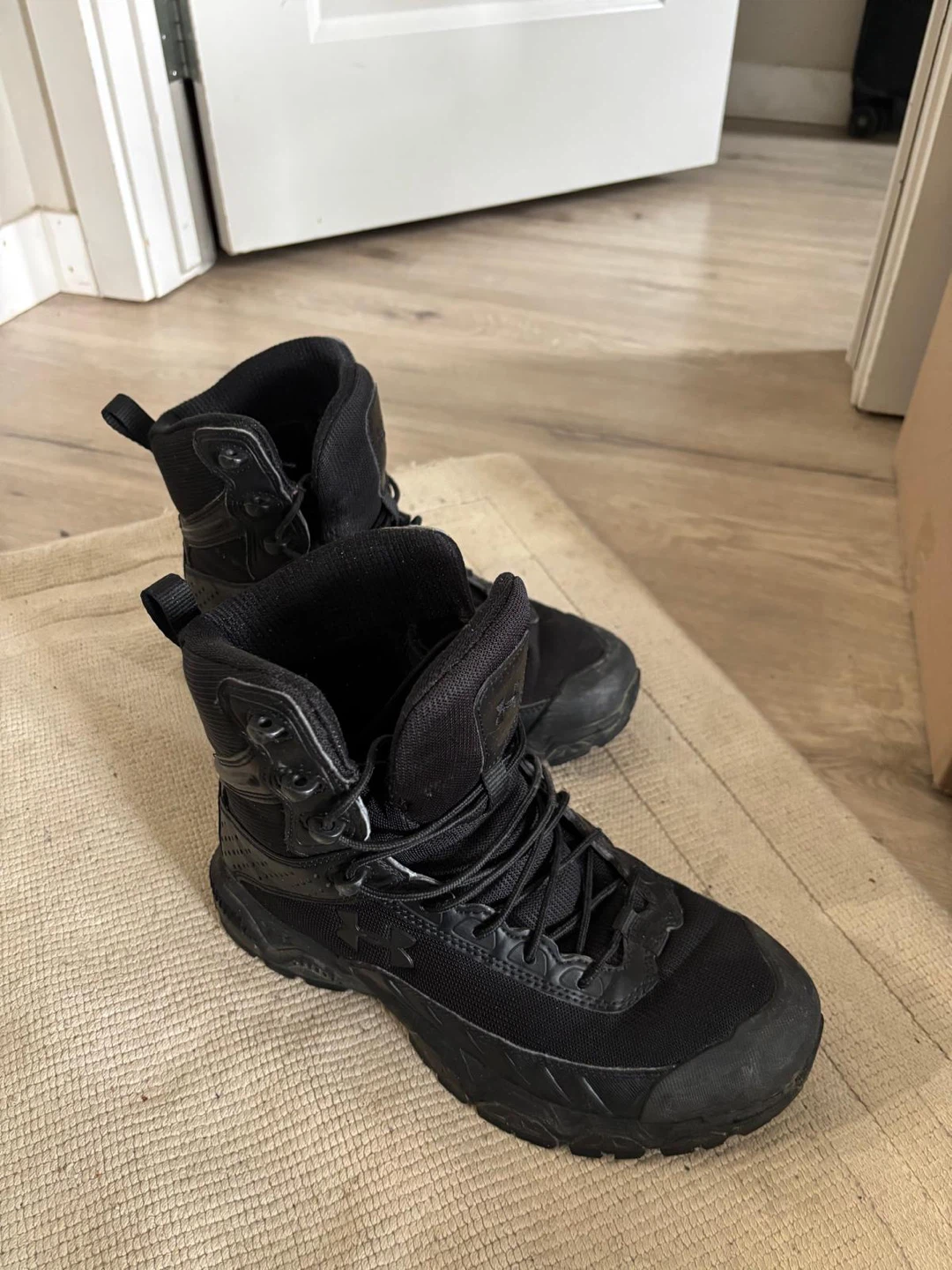 Under Armour Black Hiking Boots Size 8