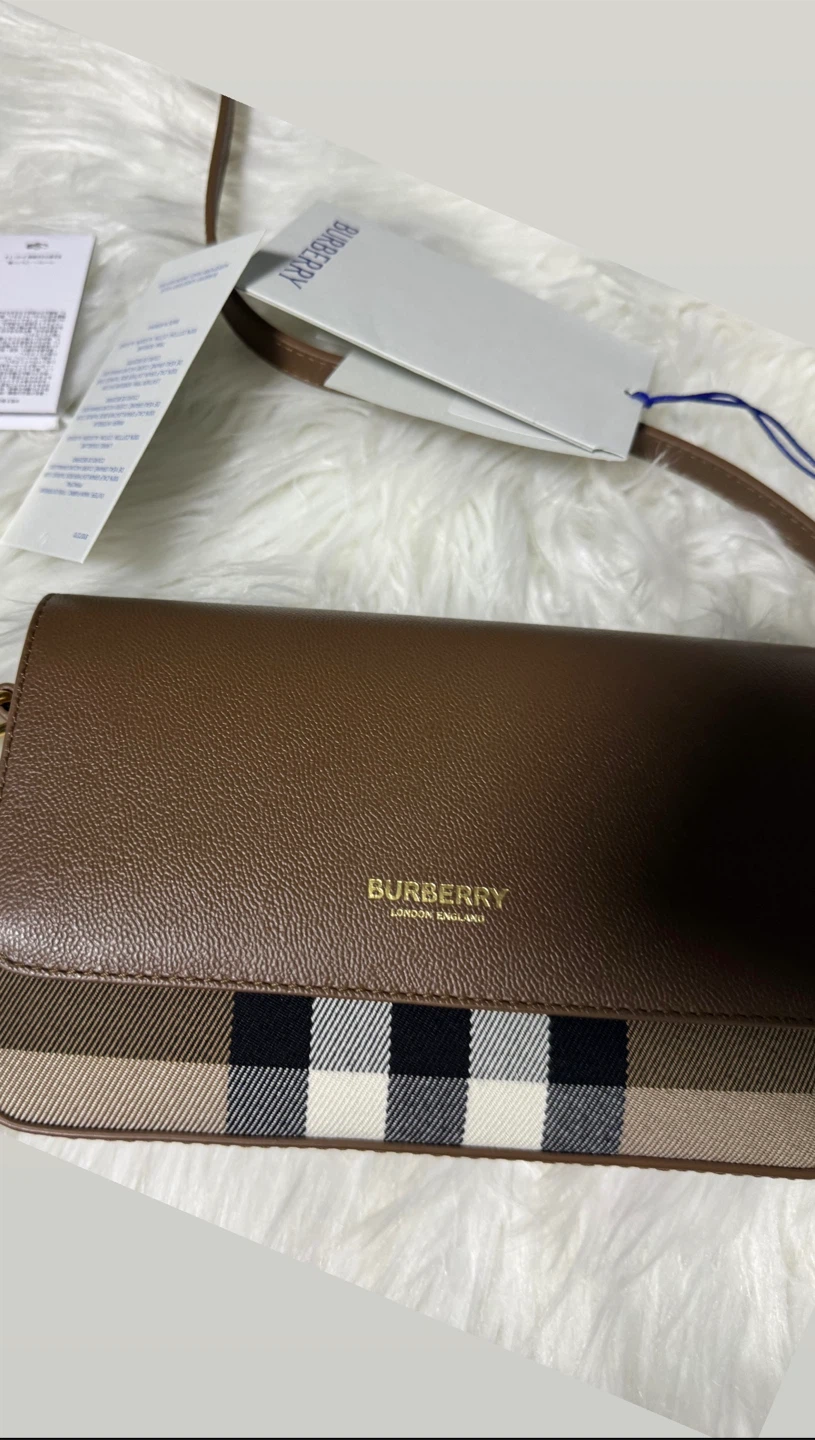 Authentic Burberry bags come with verify certificate - photo 3