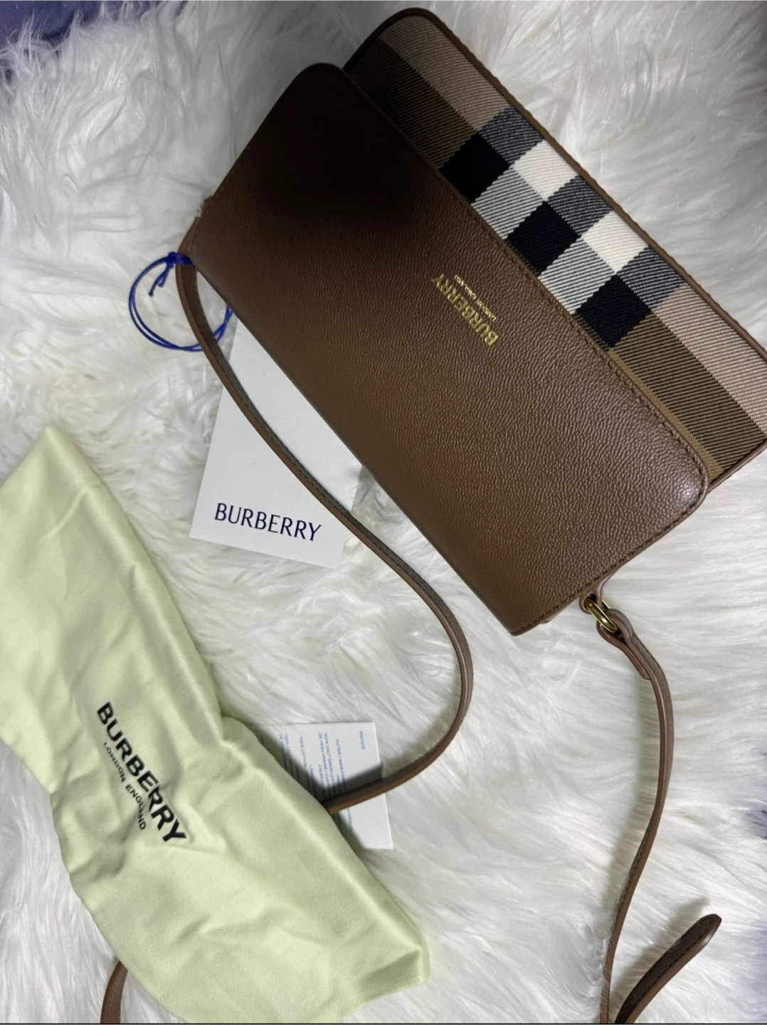 Authentic Burberry bags come with verify certificate - photo 4