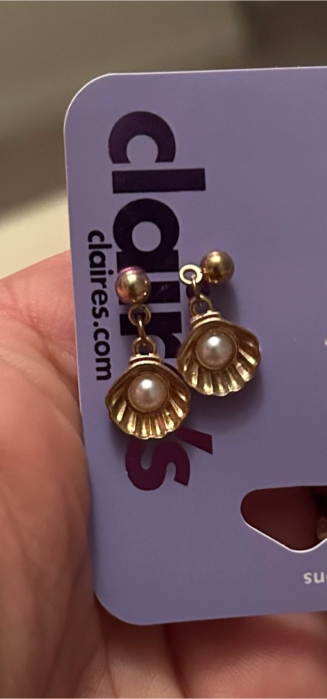Claire's Gold Tone Shell Pearl Drop Earrings