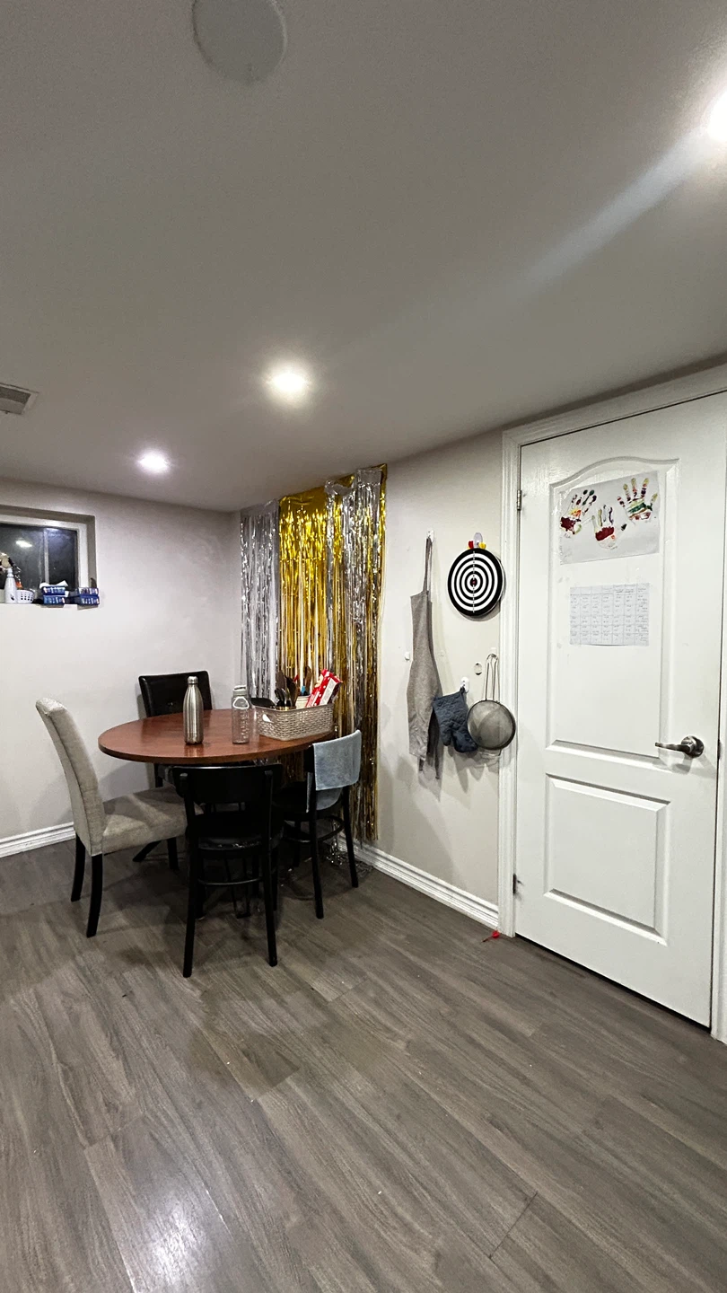 Private Room for rent in North York - photo 5
