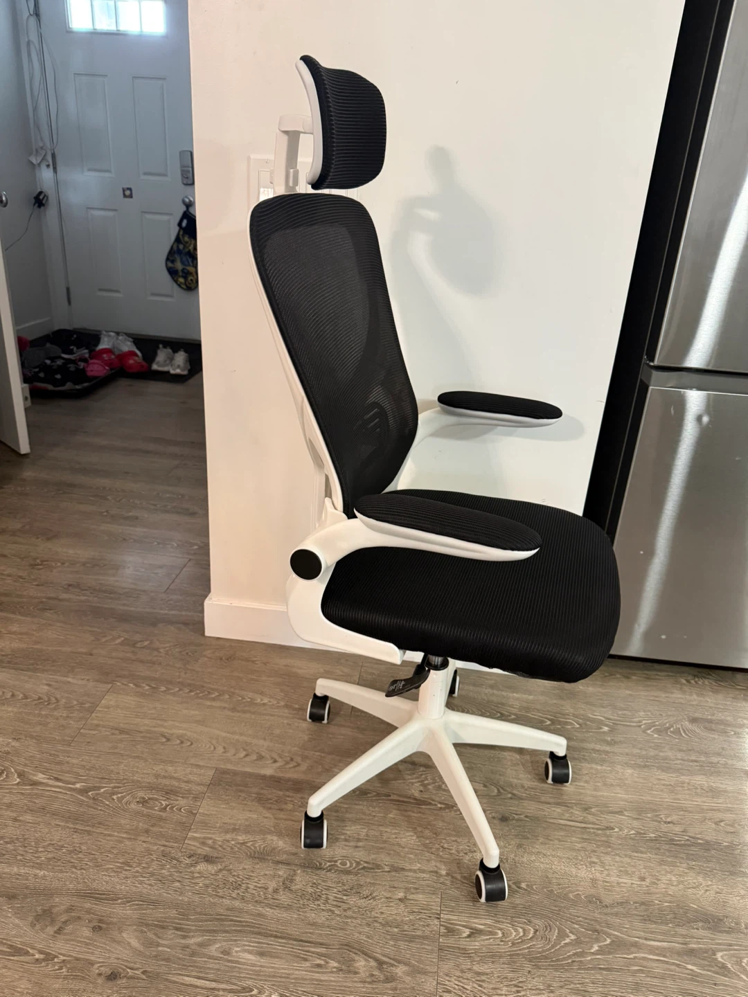 Ergonomic Mesh Office Chair with Headrest - photo 2