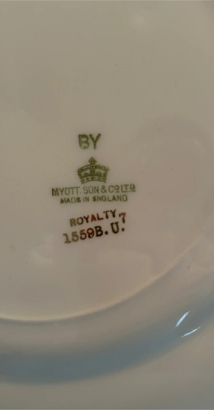 Myott Son & Co Ltd Royalty China Set - photo 3