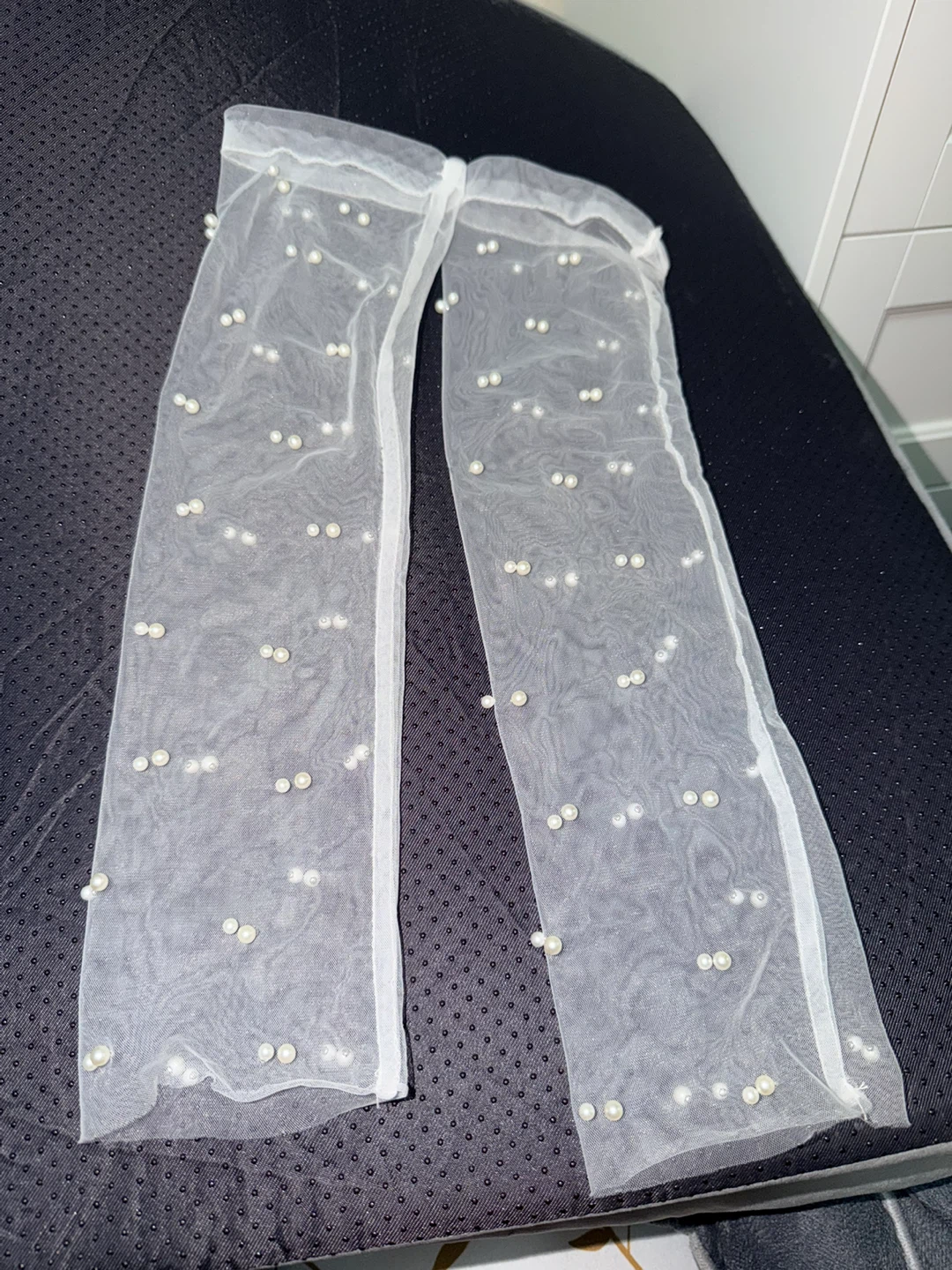 Bridal pearl sleeves