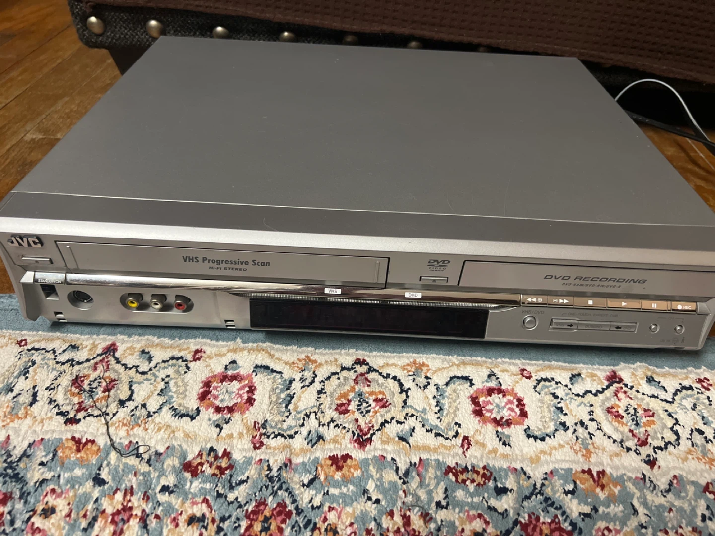 JVC VHS Recorder/DVD Player Combo