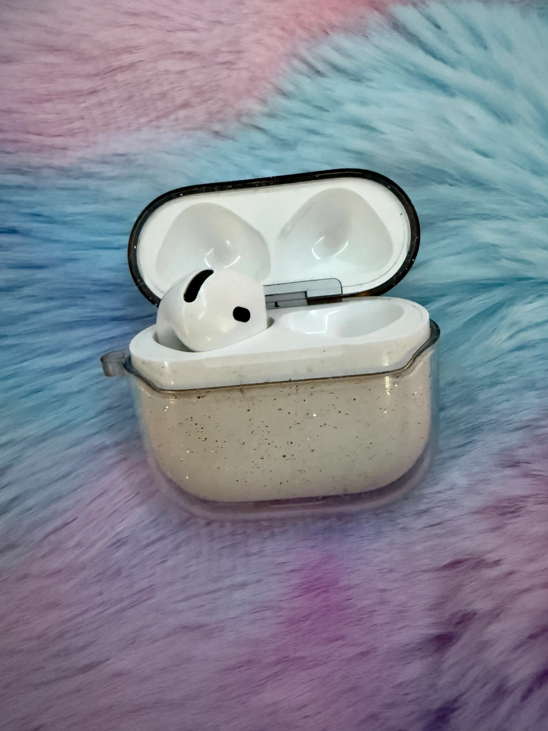 LEFT EAR ONLY - Apple AirPods Pro with Charging Case