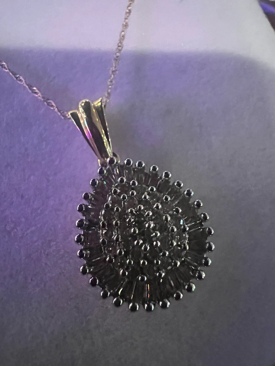 10 k Diamond Cluster Pendant Necklace - photo 3