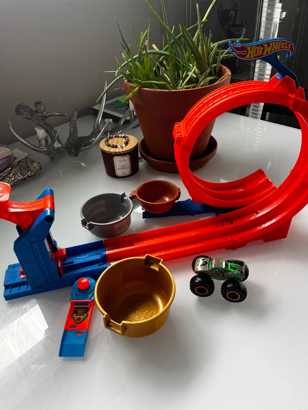 Hot Wheels Loop Track Set with Monster Truck