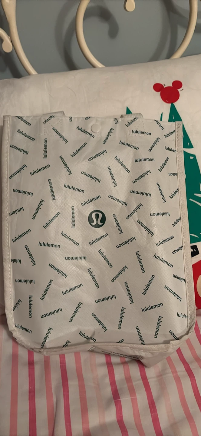 Lululemon tote bag